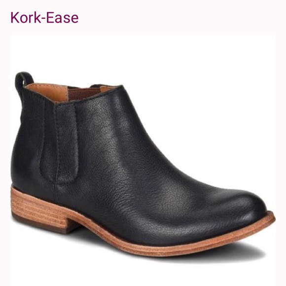 Kork-Ease Shoes - Like New Kork-Ease Black Velma Bootie 9